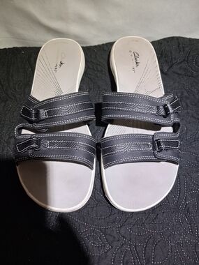 Clarks Women’s Slide Sandals in Black and White